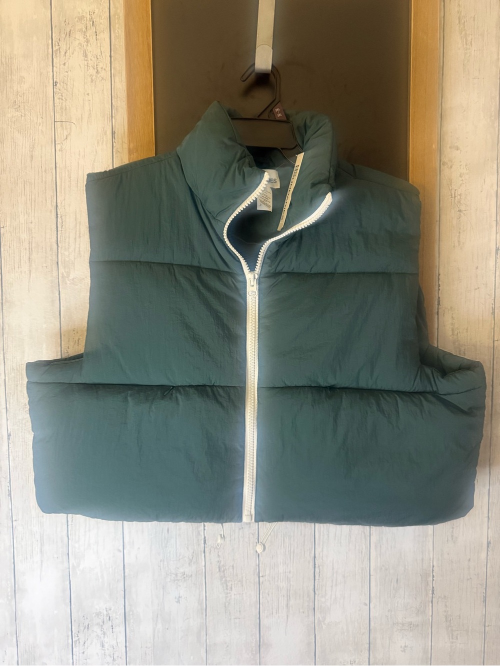 NWT No Boundaries Green XXL Puffer Vest pockets